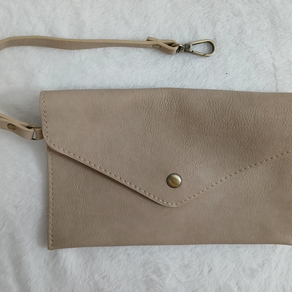 Antik Kraft Cream Shoulder Bag with Slouchy Silhouette - Picture 11 of 15